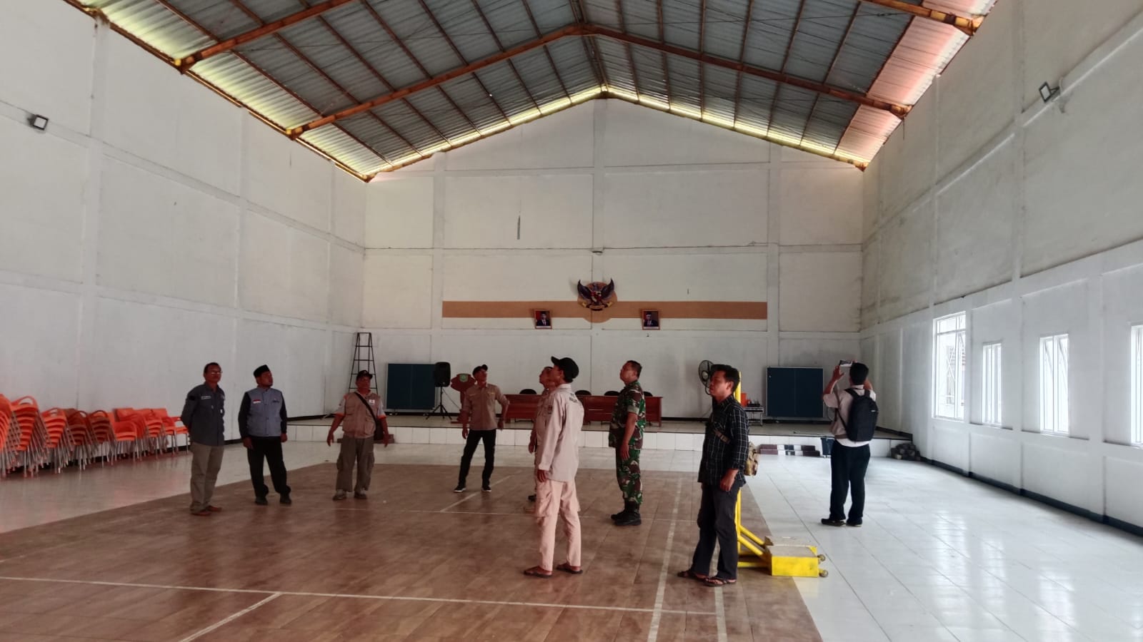 Panwaslu Kecamatan Pusakajaya Siapkan Strategi Pengawasan Logistik Pemilu