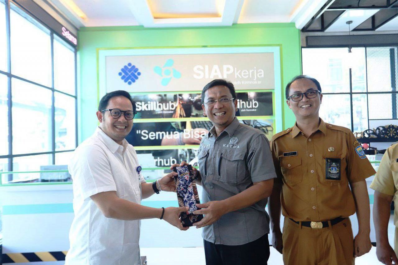 Ketua DPRD Kota Bandung, H. Tedy Rusmawan Dorong MoU Disnaker dan BP3MI Jabar