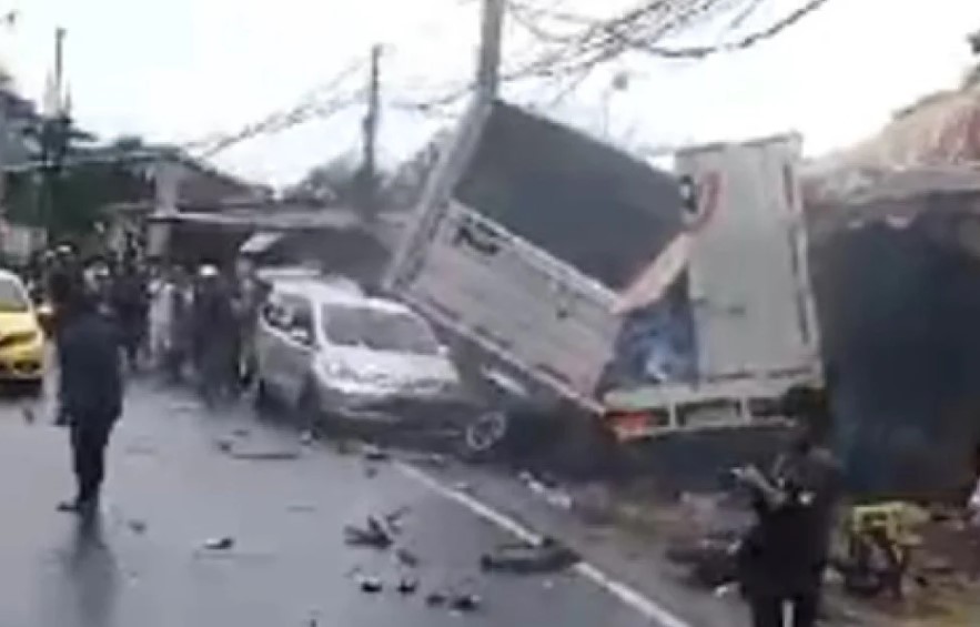 5 Kendaraan Terlibat Tabrakan Beruntun di Puncak Bogor, 14 Orang Alami Luka-Luka