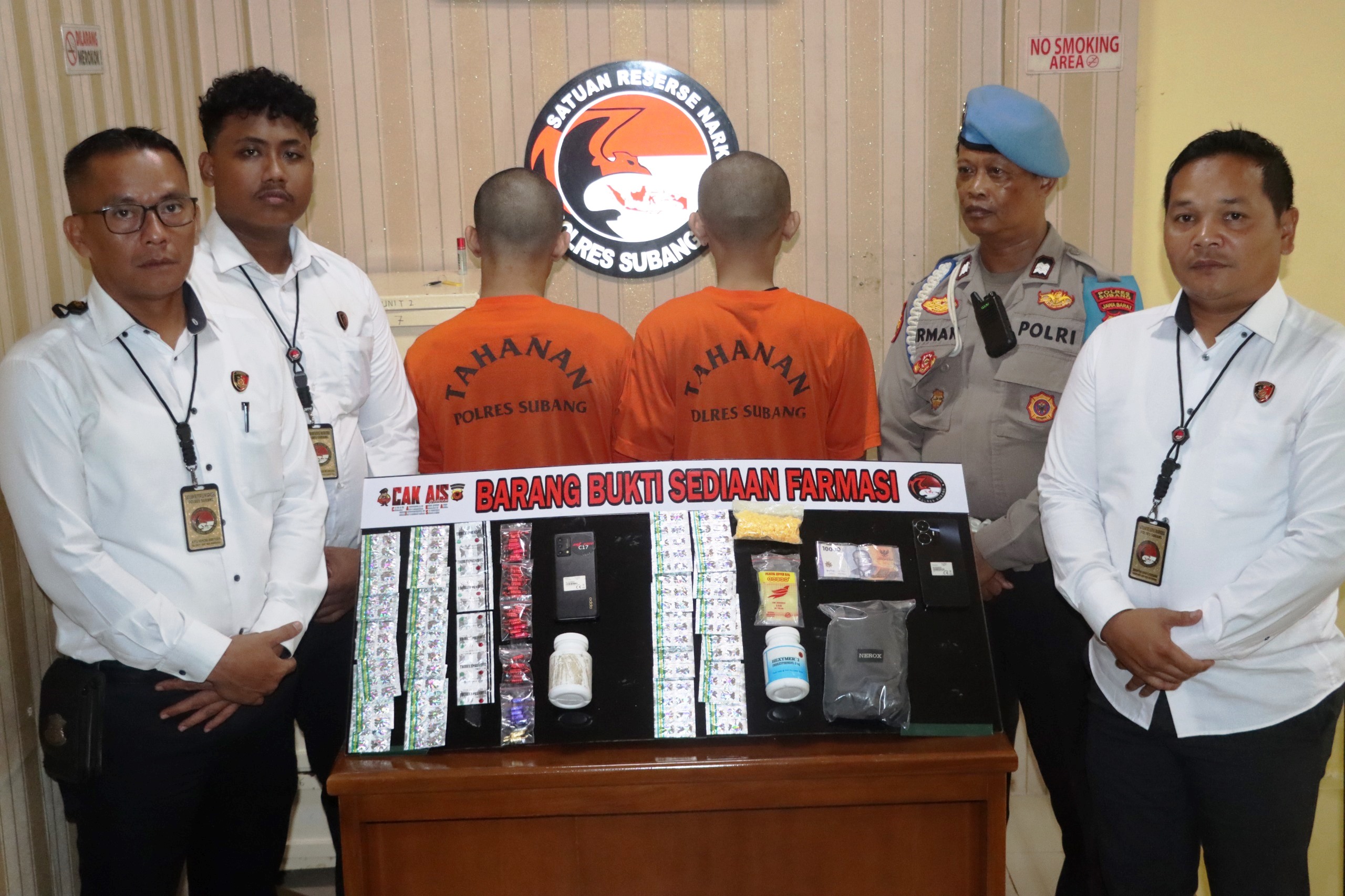 Tertangkap! Dua Pemuda yang Edarkan Obat Tanpa Izin Di subang, Dibeli dari Cikarang