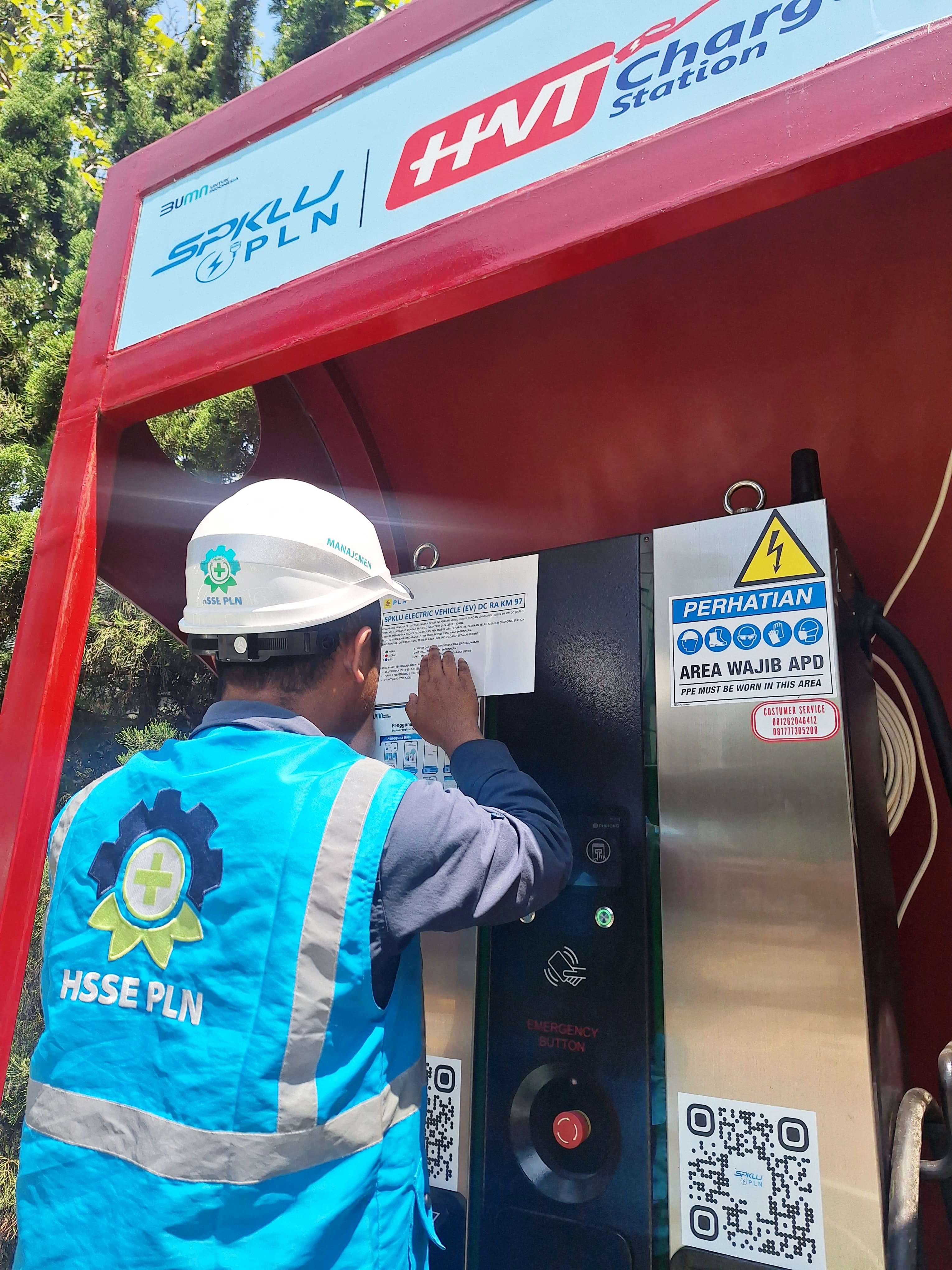 PLN Dukung Ekosistem Penggunaan Kendaraan Listrik, Bangun SPKLU di Purwakarta dan Subang