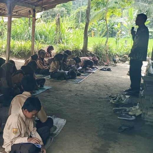 Siswa SMPN Satap 2 Parungbanteng Dilatih Dasar Kepemimpinan