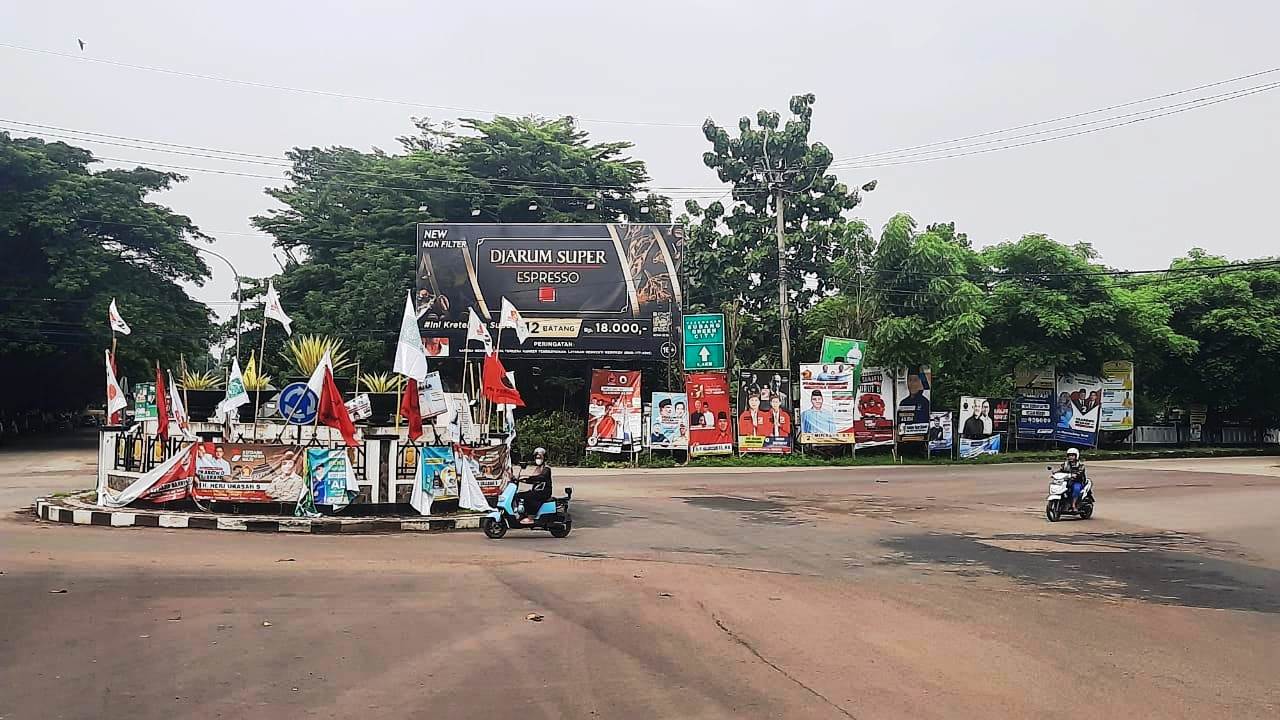 Kampanye Politik Lewat Baliho Tak Menarik Bagi Anak Muda di Subang