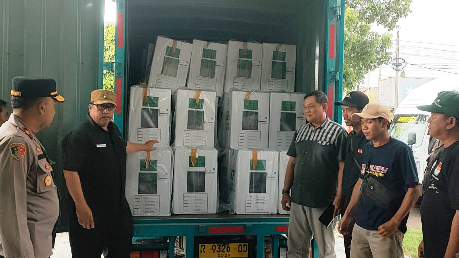Panwaslu Pamanukan Awasi Kedatangan Logistik