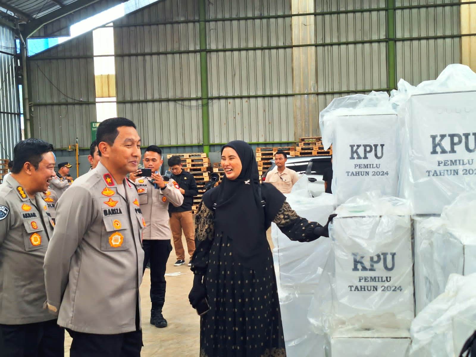 Pantau Gudang Logistik KPU, Polda Jabar Pastikan Kelancaran Pemilu 2024