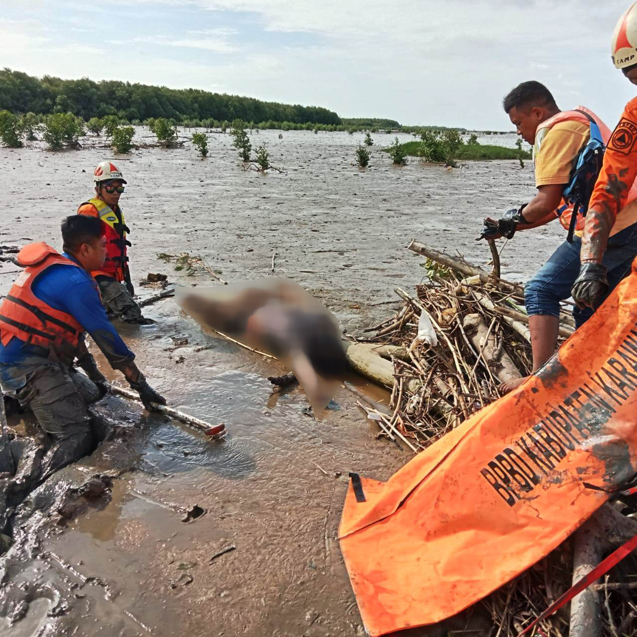 Jasad Pria di Pantai Cilamaya Hebohkan Warga