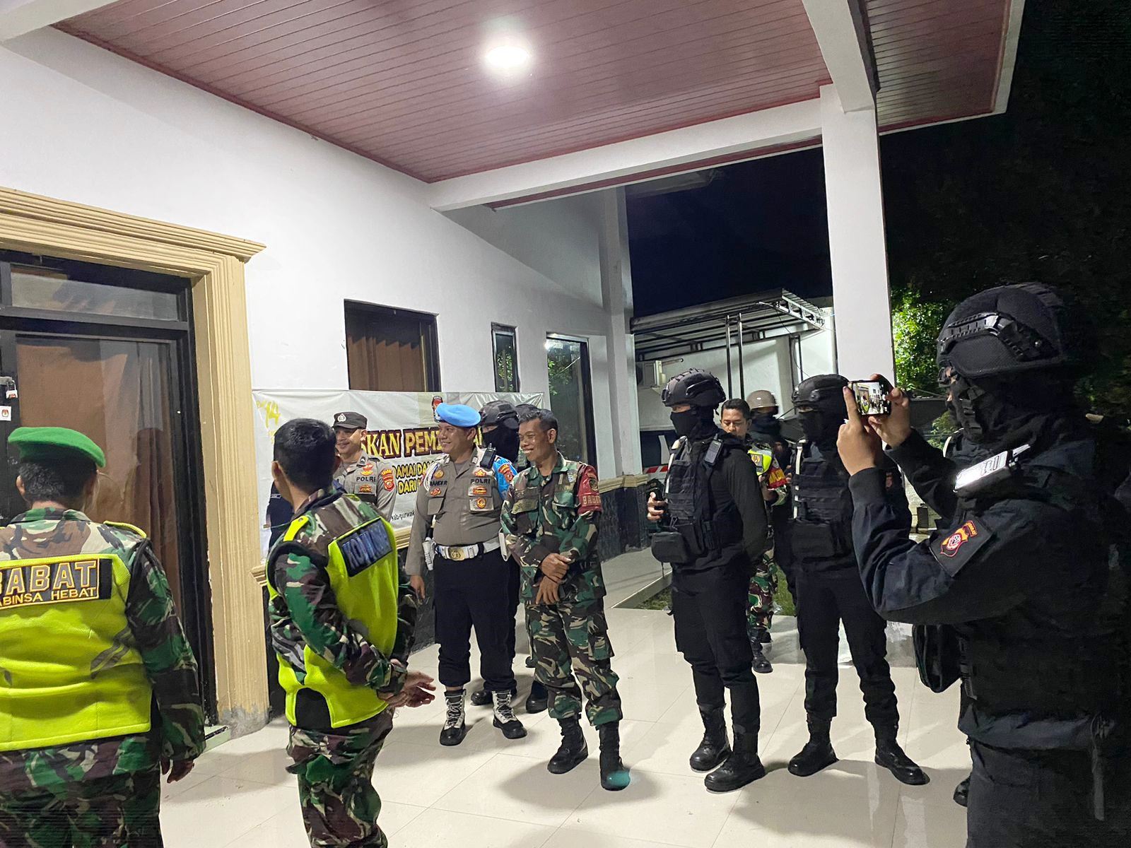 Patroli Polisi Pasca Pemungutan Suara Pemilu 2024 di Purwakarta