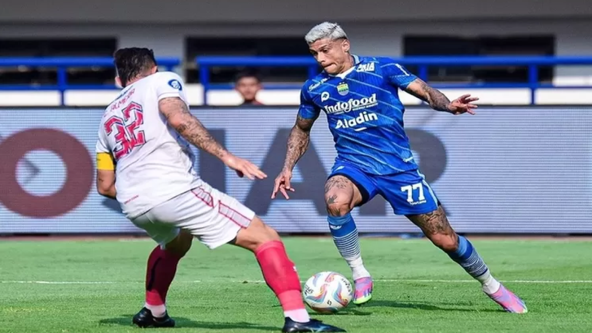 Prediksi Pertandingan Sengit Persib Bandung vs Arema FC di Stadion Si Jalak Harupat, Siapa yang Akan Unggul?