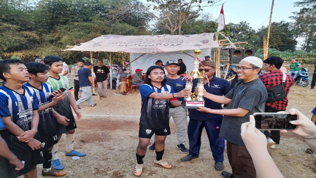 Seru dan Meriah Final Sepak Bola HUT RI ke 79 dan Milangkala ke 42 Desa Neglasari Kecamatan Pagaden