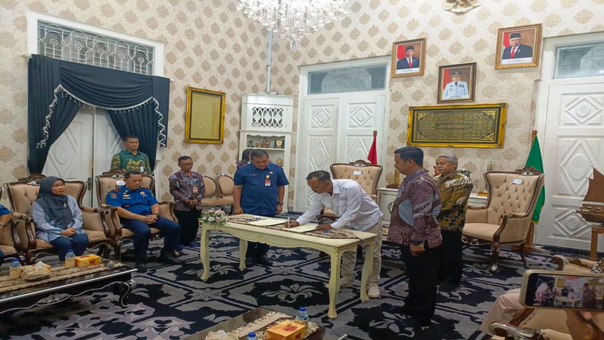 Pj Bupati Purwakarta Tandatangani Kesepakatan Pentahelix, Gotong Royong dalam Antisipasi Bencana Kebakaran