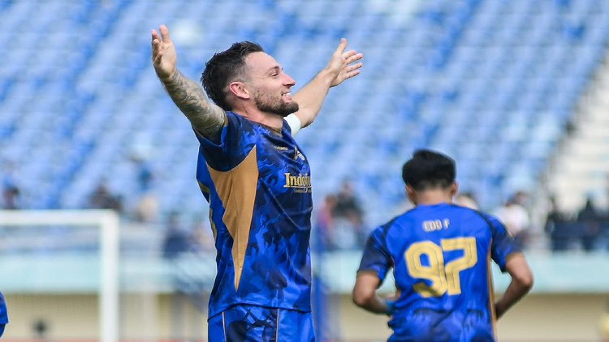 Gelandang Persib Bandung Marc Klok. Sumber (KOMPAS.com/ADIL NURSALAM)