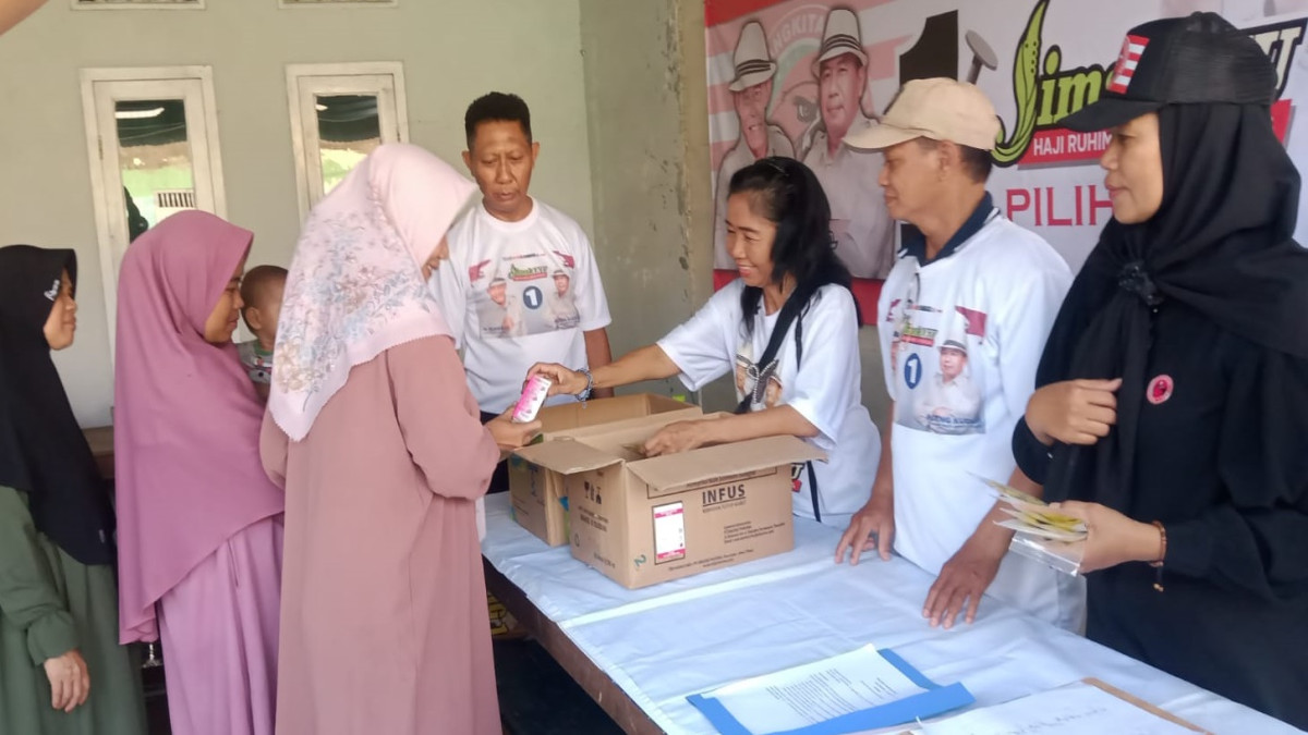 Partai Kebangkitan Nusantara Subang Bagikan Multivitamin, Sekaligus Kenalkan Dedi Mulyadi-Erwan dan Ruhimat-Aceng Kudus