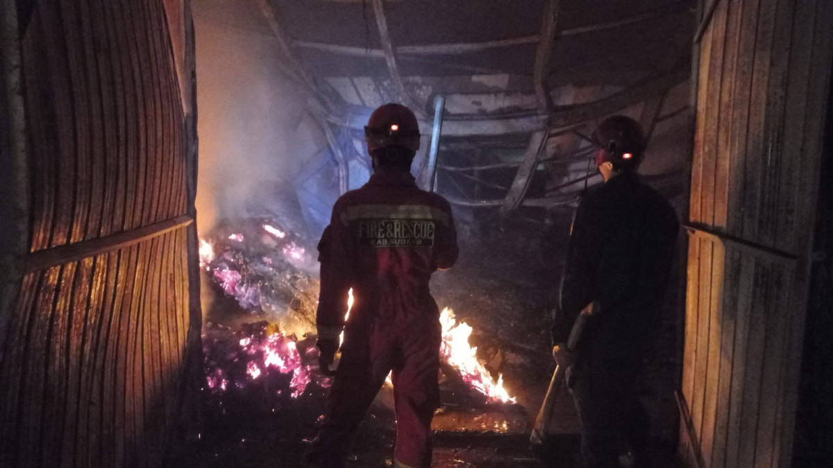 Gudang Perusahaan Produksi Air Minum di Padaasih Subang Terbakar, Kerugian Ditaksir RP2,5 Miliar