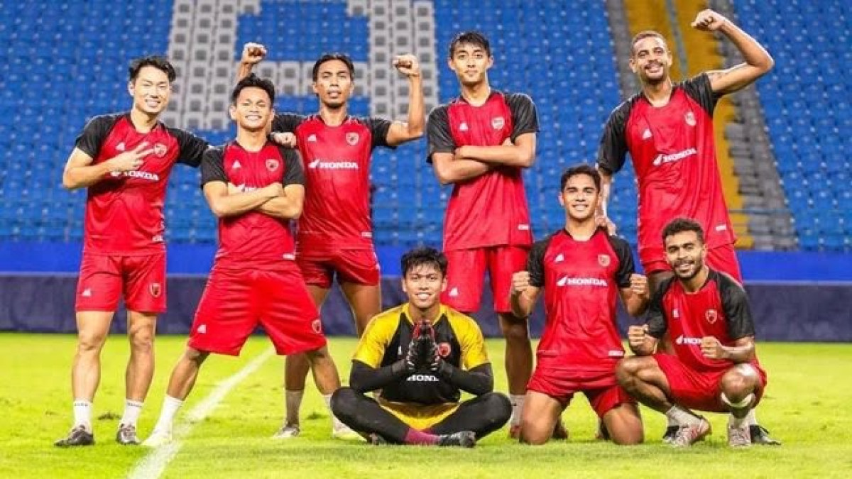 Foto: PSM Makassar menggelar latihan di Stadion Batakan. (Dok. PSM Makassar)