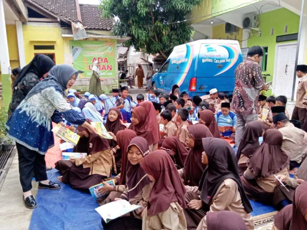 Pustakling Tingkatkan Budaya Membaca di Karawang