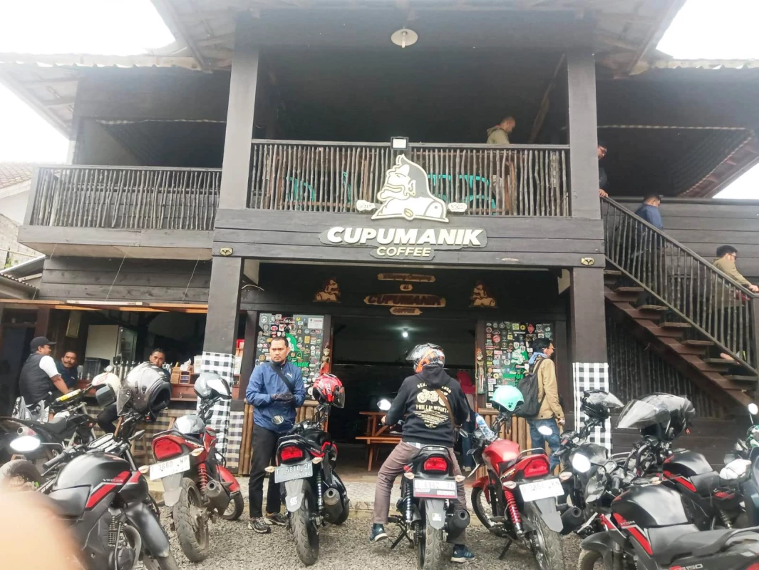 Caffe Cupumanik Angkat Kopi Daerah dan Edukasi Wisata