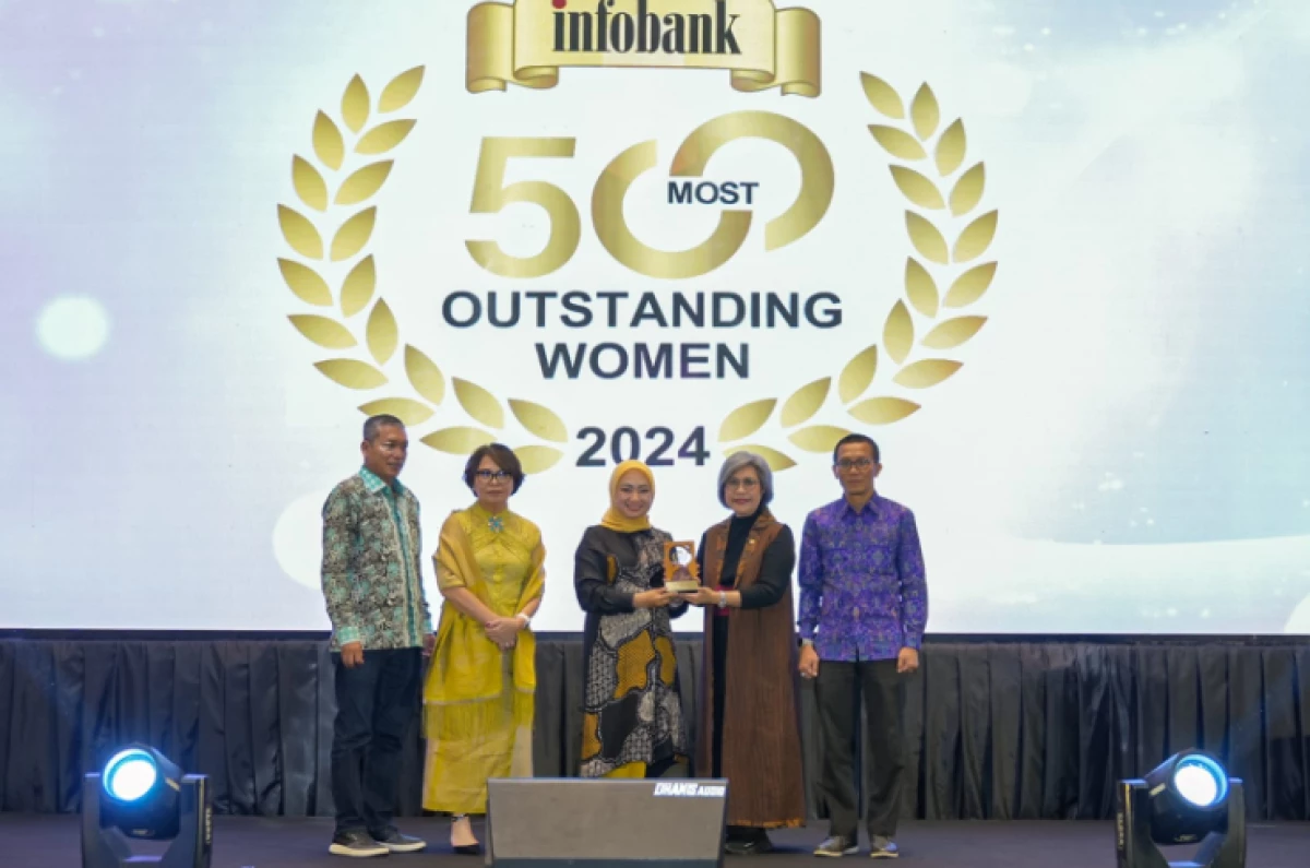 Direktur Komersial & UMKM bjb Raih Penghargaan Most Outstanding Women 2024