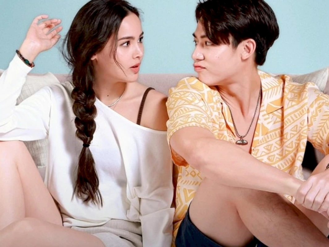 Sinopsis Drama Thailand Love At First Night, Mark Prin dan Yaya Urassaya Reunian