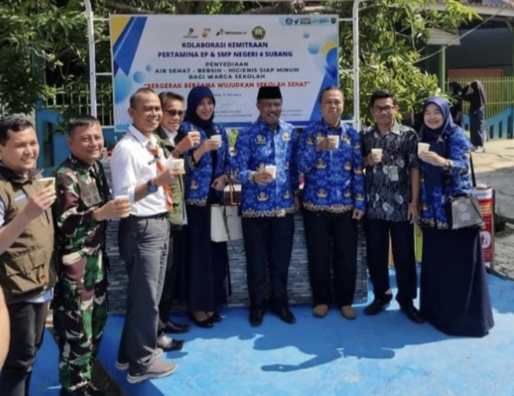 SMPN 4 Subang menerima bantuan dari Pertamina EP berupa penyediaan air siap minum.