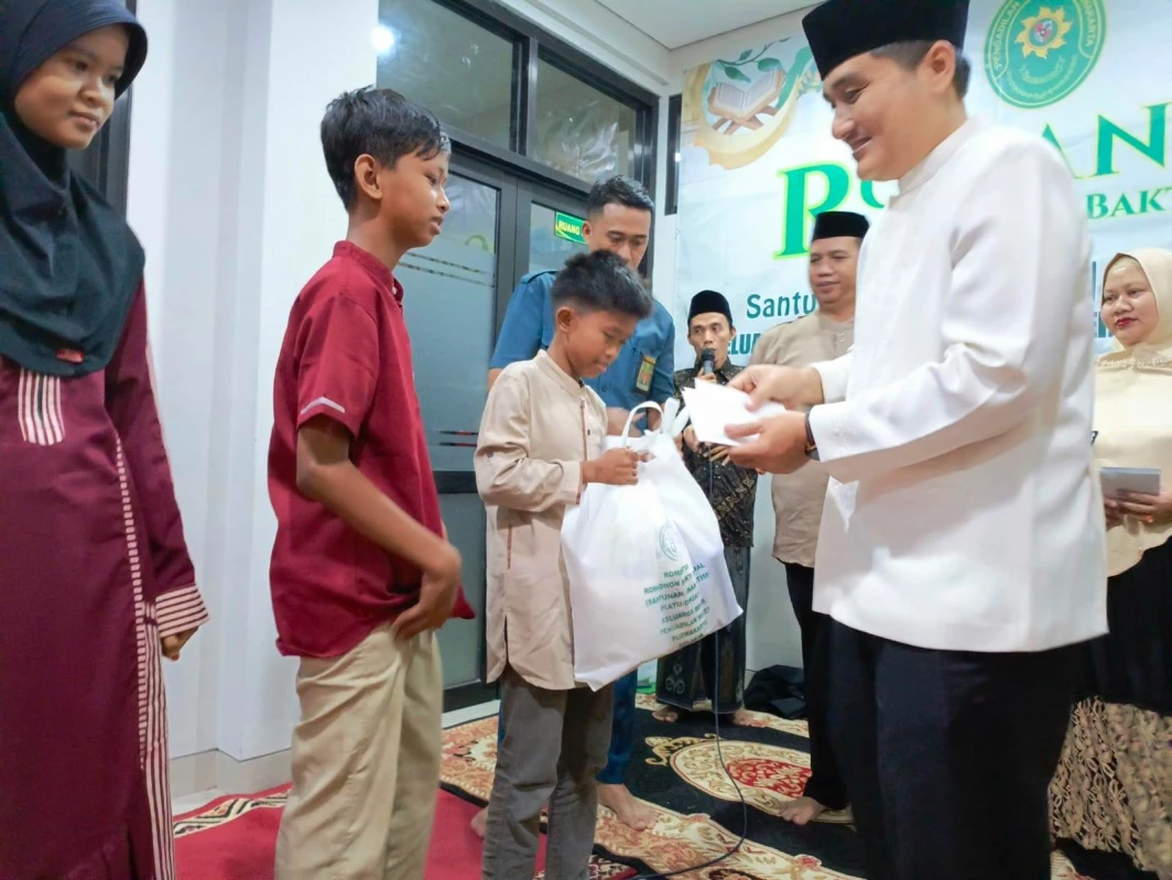 PN Purwakarta Bikin Romantis, Santuni Anak Yatim dan Duafa
