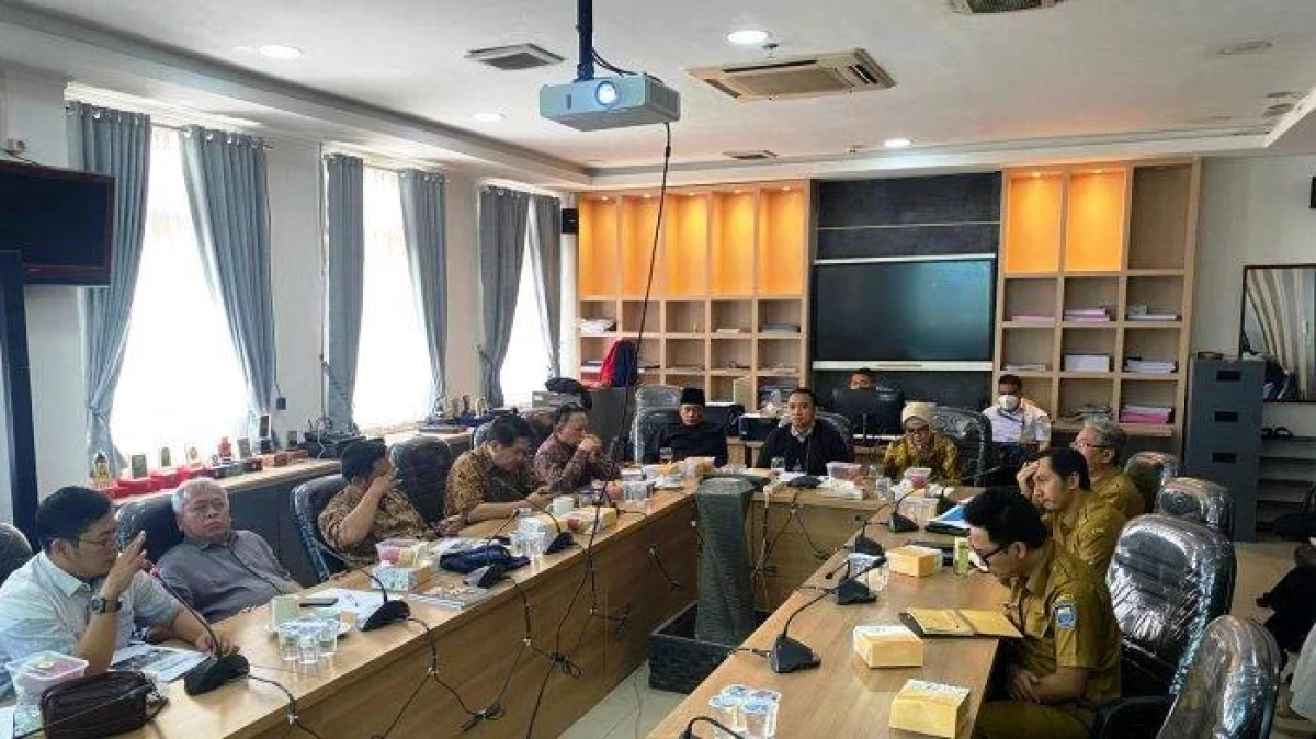 DPRD Kota Bandung Pastikan Program Ducting Berjalan untuk Estetika dan Keselamatan Pengguna Jalan