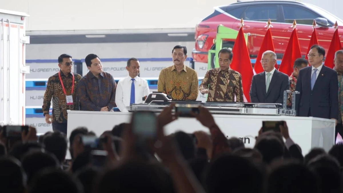 Presiden Jokowi Resmikan Ekosistem Baterai dan Kendaraan Listrik di Karawang