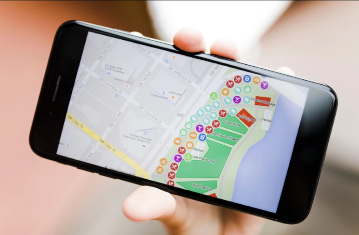 Perbandingan Google Maps dan Waze