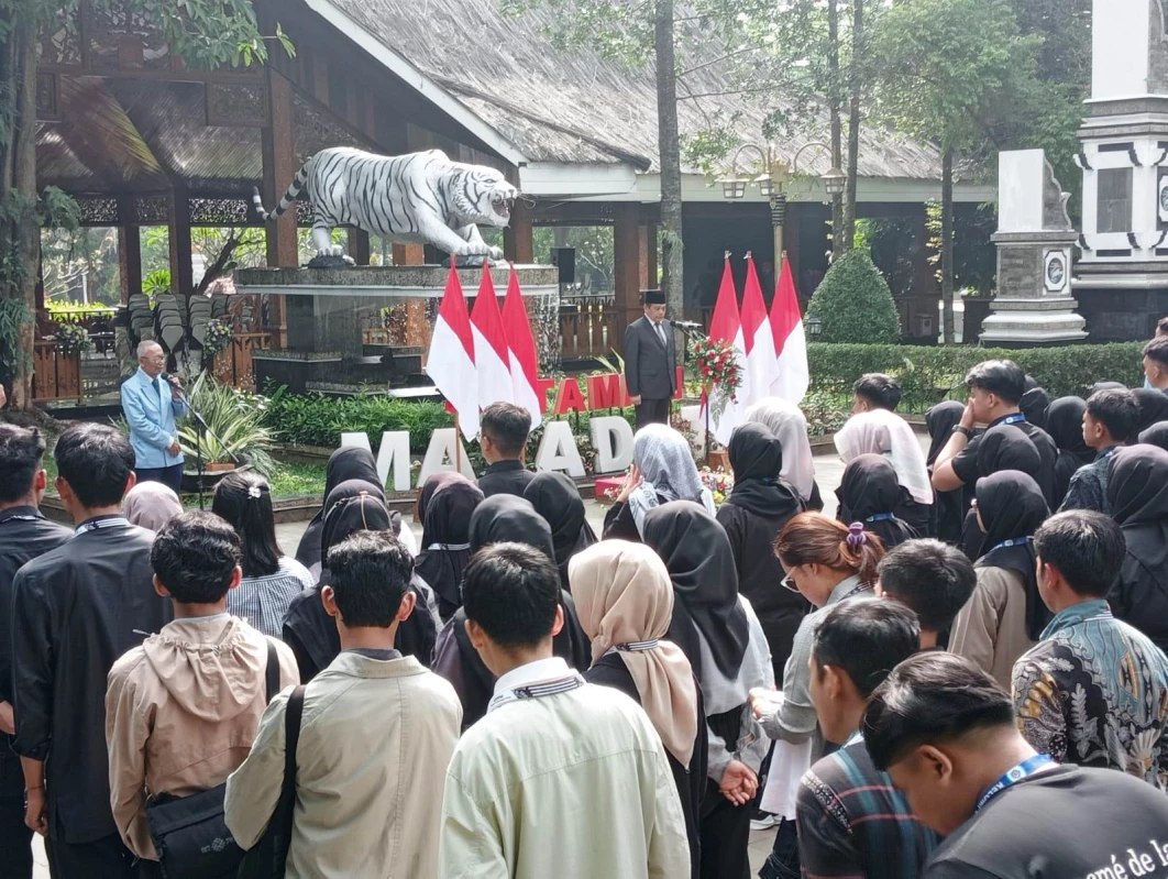 Lepas 287 Mahasiswa STIE Wikara KPPM, Pj Bupati Purwakarta: Langkah Krusial Matangkan Karakter
