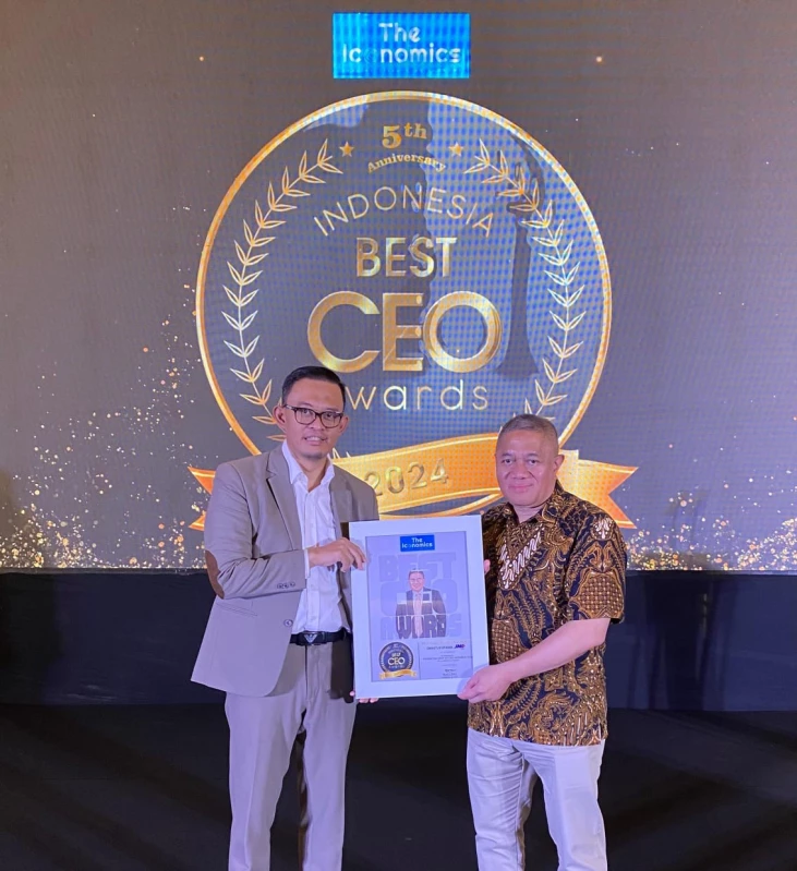 Lima Tahun Berturut-Turut, Bos JNE Mohamad Feriadi Soeprapto Raih Best 50 CEO Awards
