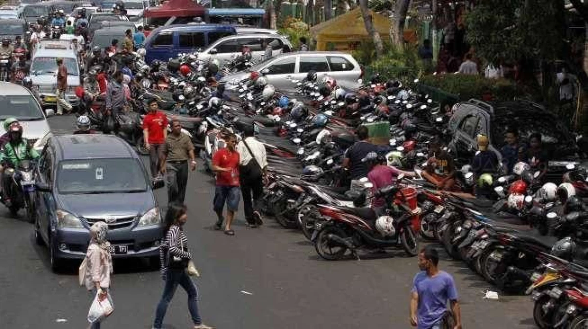 Ramai Hastag Tolak Parkir Liar Polisi Harus Tindak Tegas