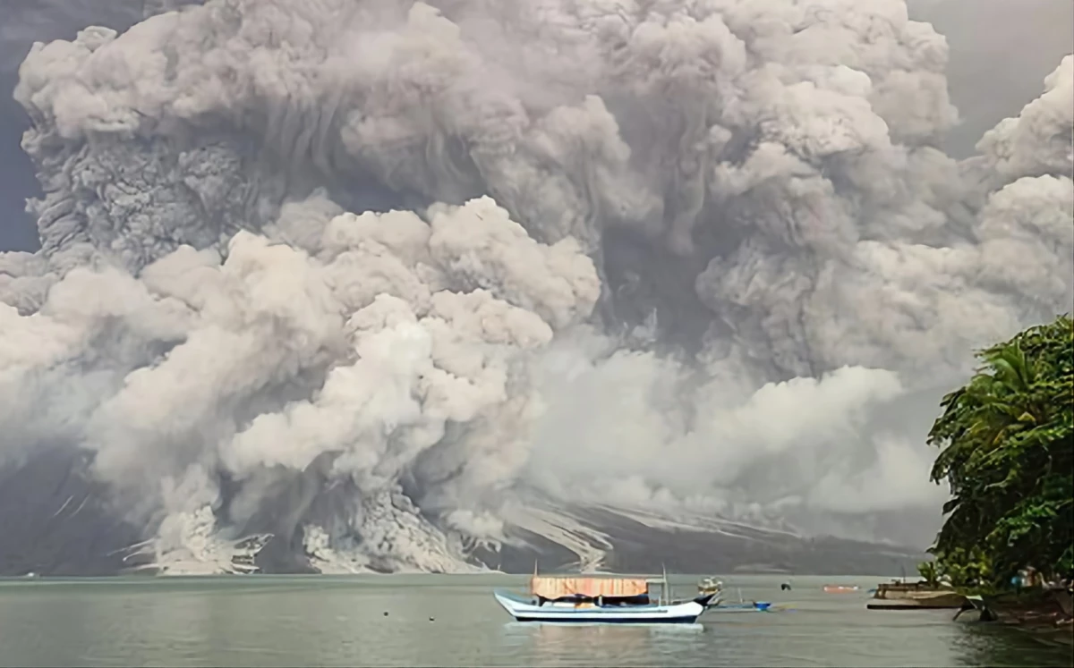 Gunung Ruang yang Kembali Erupsi