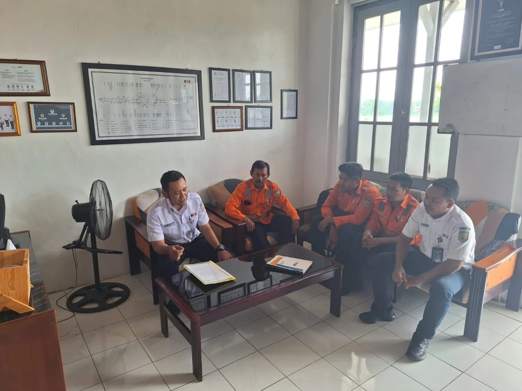 Kepala Stasiun Pagaden Bagikan Tips Aman Mudik Menggunakan Kereta Api