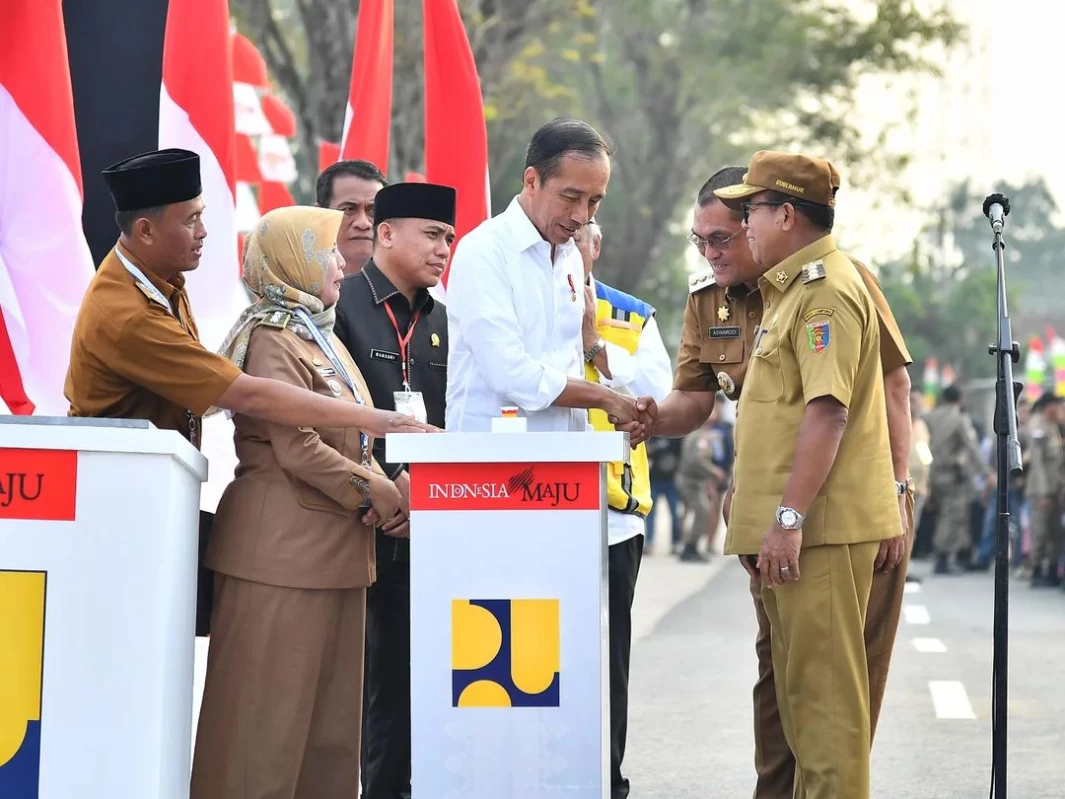 Presiden Jokowi Resmikan Infrastruktur Jalan di Lampung Utara, Percepat Mobilitas Barang dan Orang