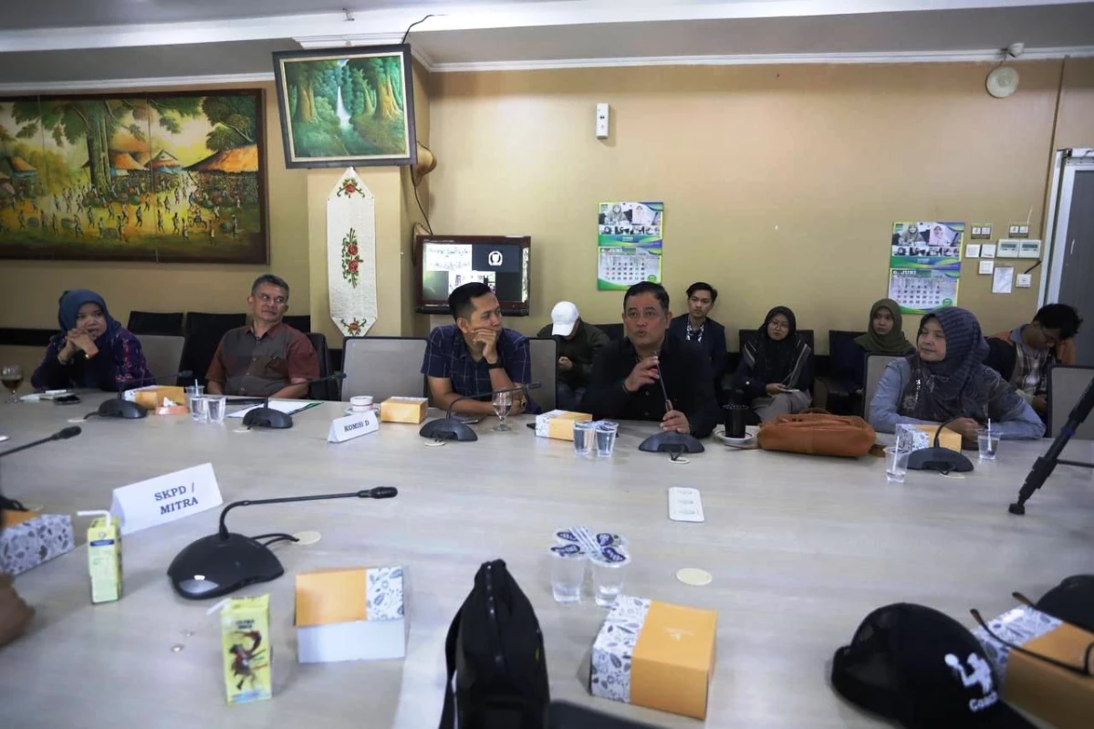 Komisi D DPRD Kota Bandung Terima Audiensi KNPI Kota Bandung Terkait Rencana Program Kegiatan