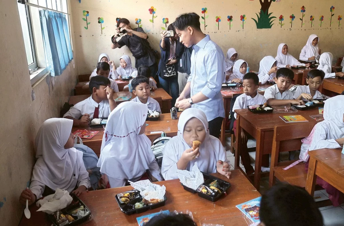 Gibran Klarifikasi Isu Pemangkasan Anggaran Makan Siang Gratis, Netizen Masih Bertanya-tanya?