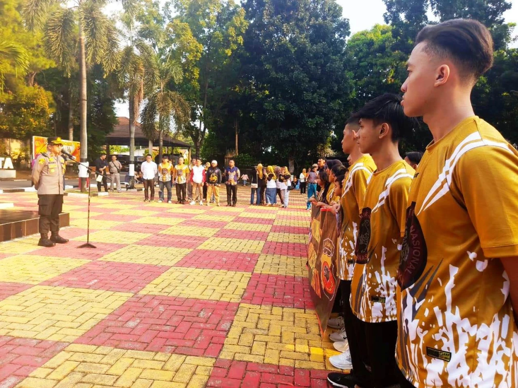 Wakapolres Purwakarta Lepas 79 Karateka ke Kejurda Inkanas Kapolda Cup VI Jawa Barat