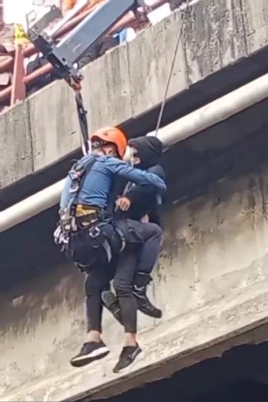 Insiden Tragis di Flyover Cimindi, Pria Gantung Diri Bikin Geger Warga