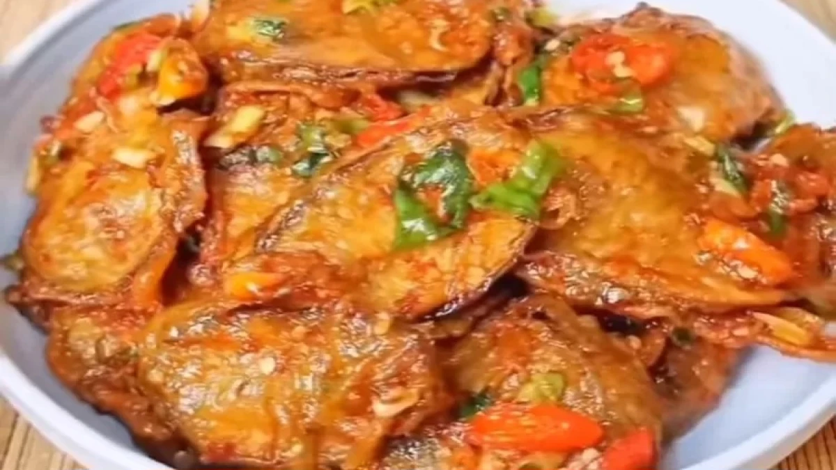 Resep Terong Goreng Tepung Gurih Manis Pedas ala Restoran!