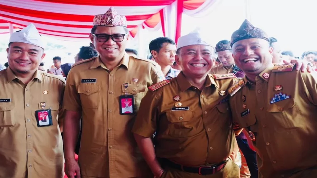 Pj Bupati Subang, Dr. Imran bersama Menteri Desa dan Pembangunan Daerah Tertinggal, Yandri Susanto.