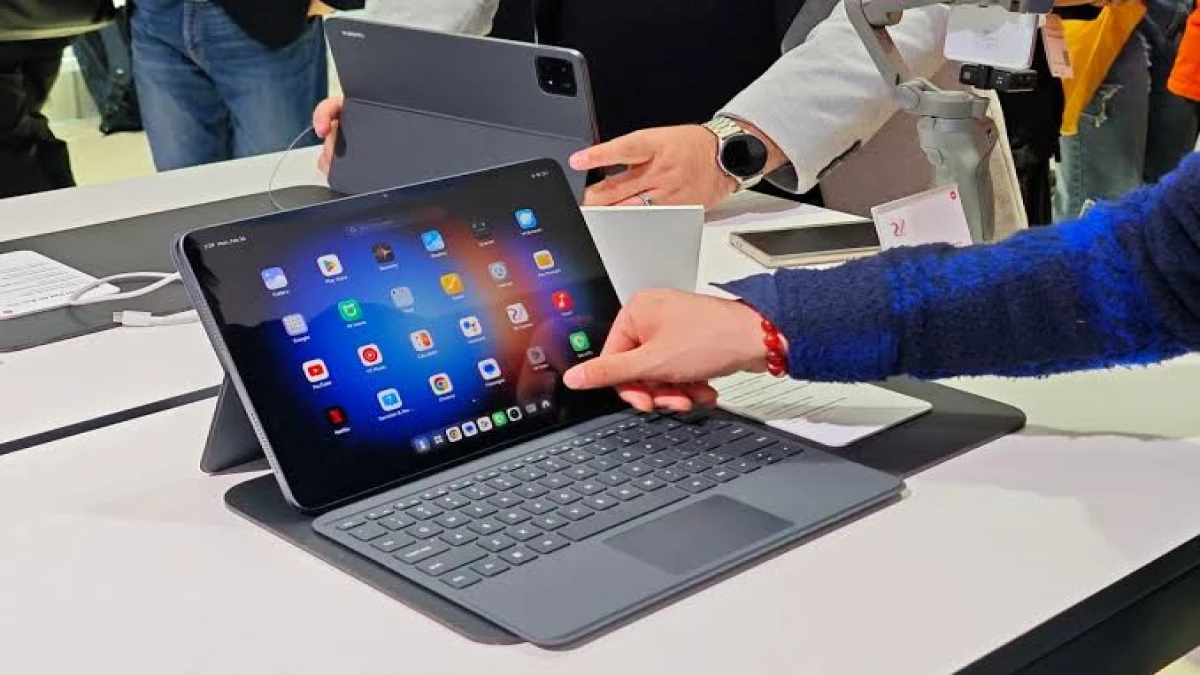 Unit Xiaomi Pad 6S Pro di booth Xiaomi di arena MWC 2024 di Barcelona, Sumber Foto Spanyol (KOMPAS.com)