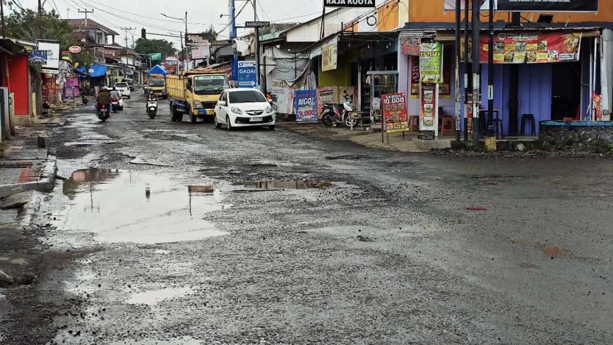 Jalan Rusak di Subang