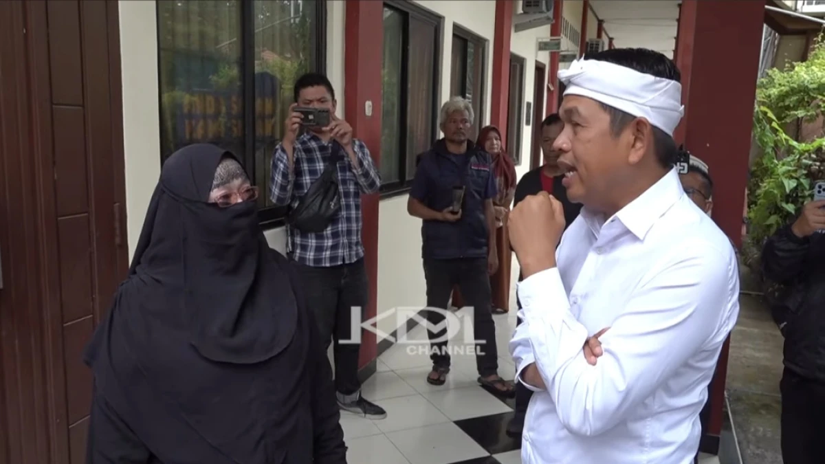 Dedi Mulyadi Beri Solusi atas Gagalnya Ratusan Siswa SMAN 4 Karawang dalam Pendaftaran SNBP (Sumber Foto Youtube Dedi Mulyadi)