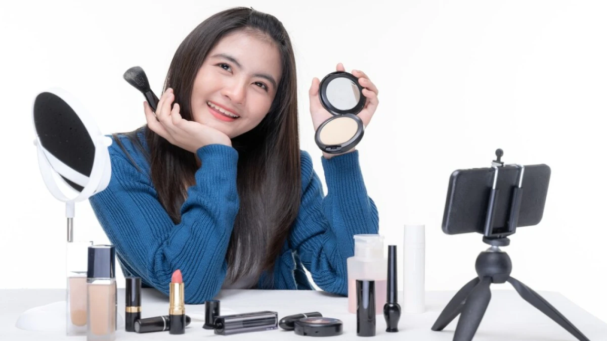 Mau Tampil Kece? Ini Sederet Tips Makeup Hacks untuk Pemula