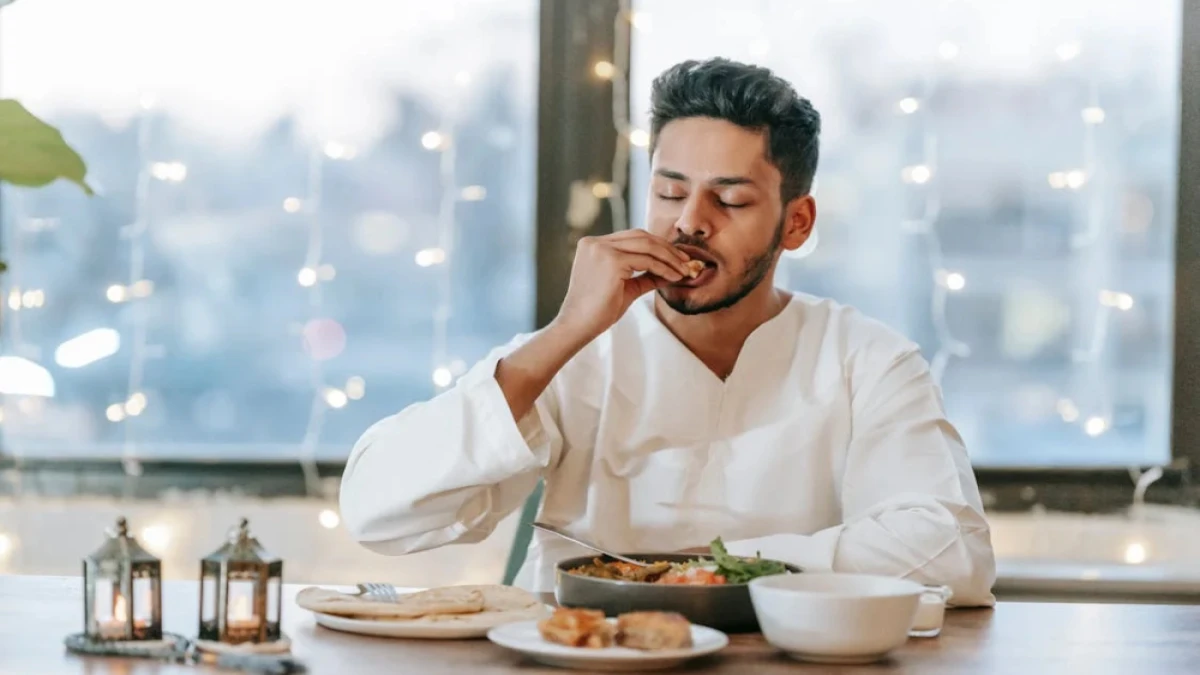 Hindari 5 Jenis Makanan Ini Saat Sahur, Bikin Tubuh Cepat Lapar dan Lemas