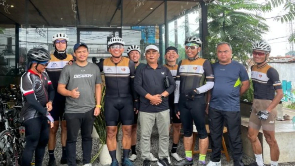 Penuhi Nazar, Azrul Ananda Gowes Surabaya-Jakarta Temui Pramono Anung