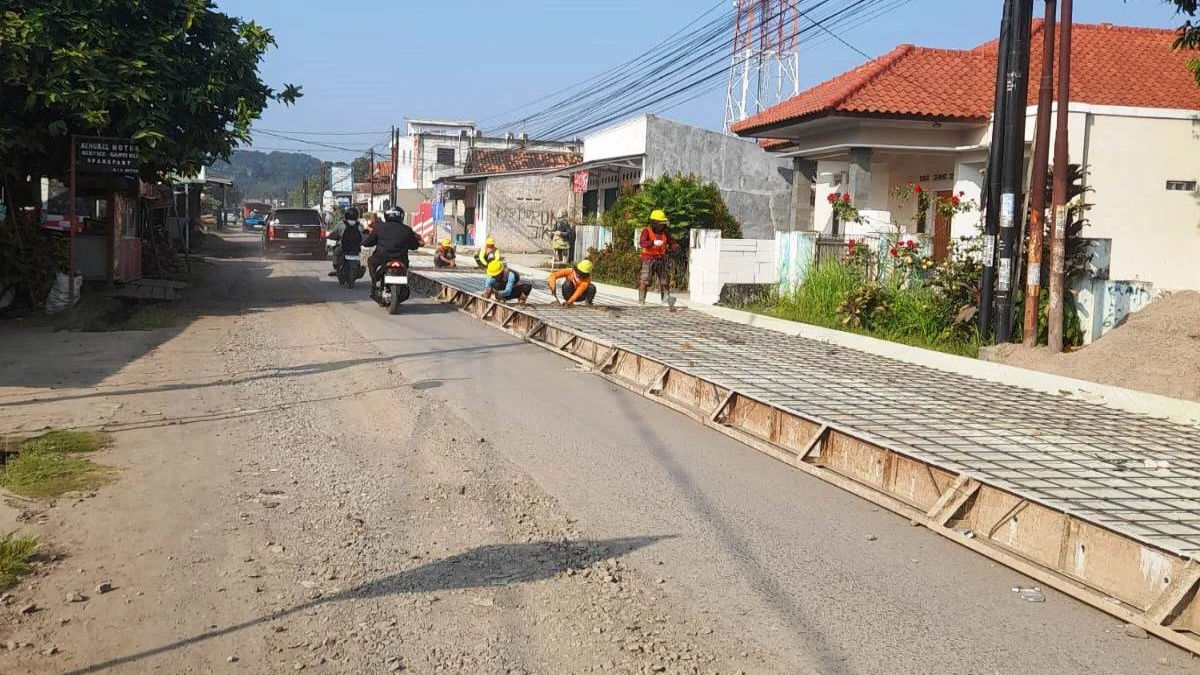 Jalan Dangdeur-Gambarsari