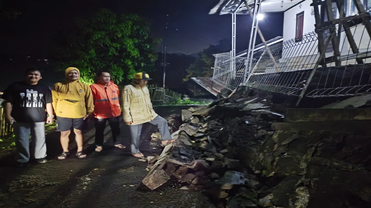 Hujan Deras, 3 Kontrakan di Desa Kasomalang Wetan Ambrol, Beruntung Tak Ada Korban Jiwa