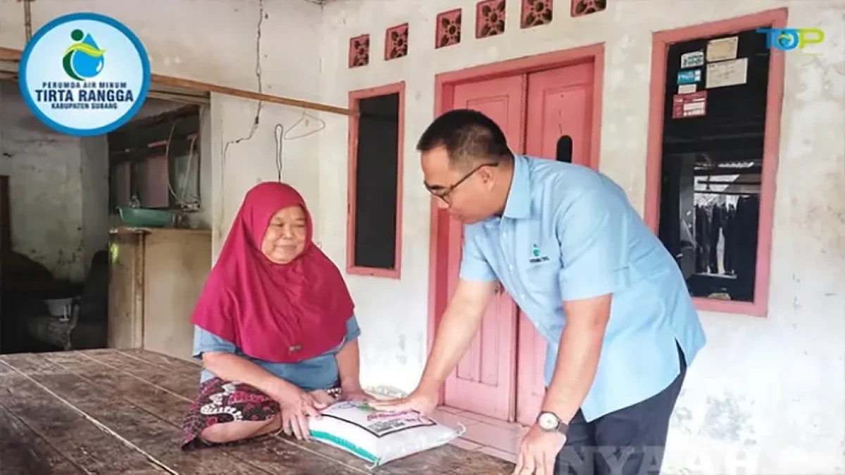 Perumda Tirta Rangga Subang Peduli, Bantu Lansia Melalui Program "Nyaah Ka Indung"