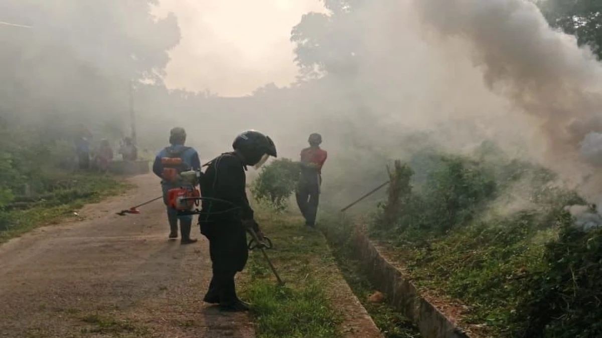 Wujudkan Lingkungan Bersih dan Sehat Warga RK 05 Desa Munjul Gelar Kerja Bakti Jumat Bersih