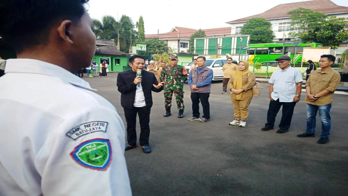 Bupati Purwakarta Lepas 45 Siswa Program Pendidikan Karakter ke Rindam Siliwangi